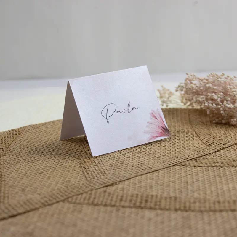 Segnaposto Matrimonio TATMOTIVE In Madreperla Beige Con Frasi Dorate - 40 Pezzi Con Penna Oro, Formato 85x55 Mm
