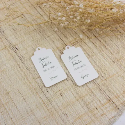 Tag sagomato modello fiori di campo