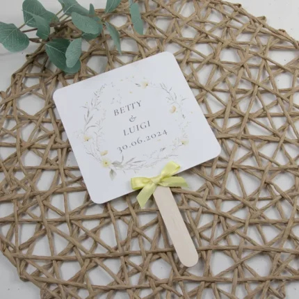 Ventaglio modello fiori gialli